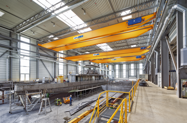 Double-girder overhead travelling cranes at the Lux shipyard in Niederkassel, Germany