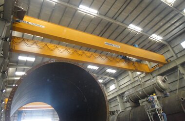 Double girder overhead travelling crane during the construction of boilers and furnaces for DESCON Engineering HFZC in the United Arab Emirates