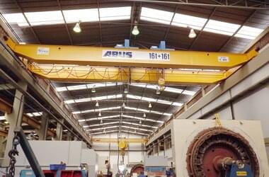 Crane with trolley in a production hall in Brazilian company for internal transport of loads