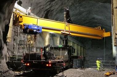 ABUS crane with electric wire rope hoist does its work in unusual conditions for the company Tatkraft in Oslo, Norway