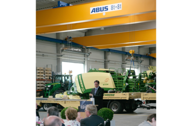 ABUS crane with lifting capacity of 8 t and 8 t is used as a hoist for lifting components of agricultural machinery equipment