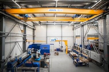 ABUS cranes to serve the entire working area of the KSB hall
