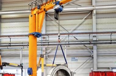 Work-related pillar slewing jib cranes with load capacity between 1 and 2 t