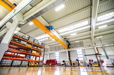 Single girder travelling crane with span of 18.85 m