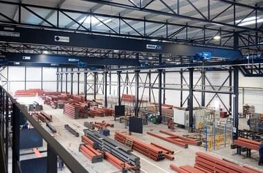 Single girder travelling cranes in the second production section of Cullere i Sala to supply work stations