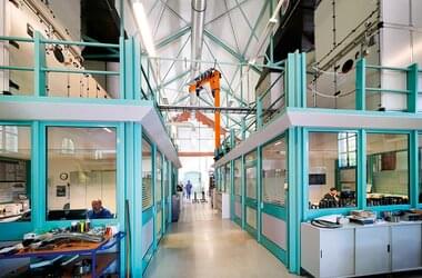 VS slewing crane in process engineering laboratory at Osnabrück University 
