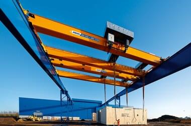 Outdoor double girder travelling cranes with lifting capacity up to 150 t
