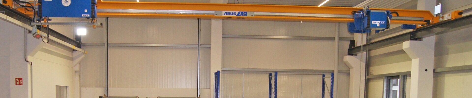 Single girder travelling crane at TUHH for practical and theoretical intralogistics