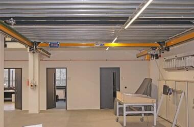 Suspended rail system for practical intralogistics at TUHH