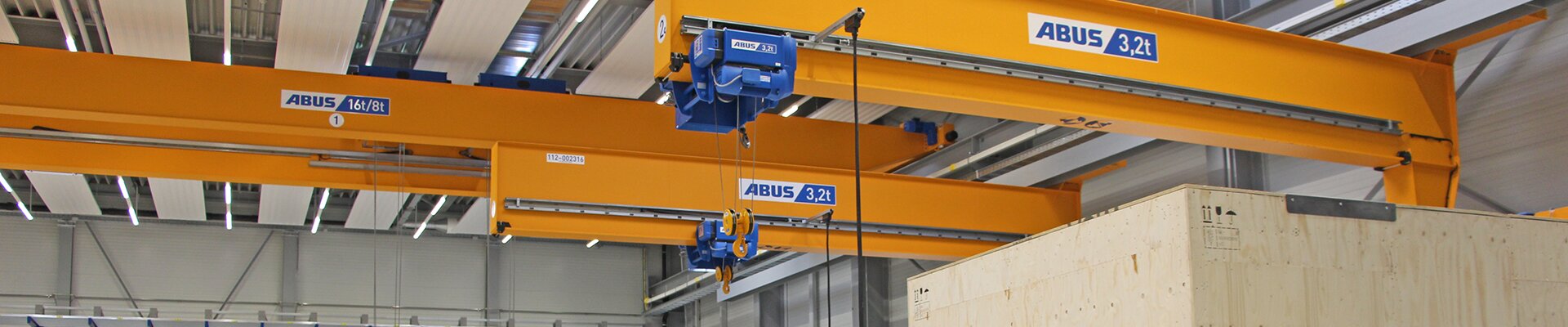 Working with ABUS cranes in parallel at one workplace in the company Bitzer