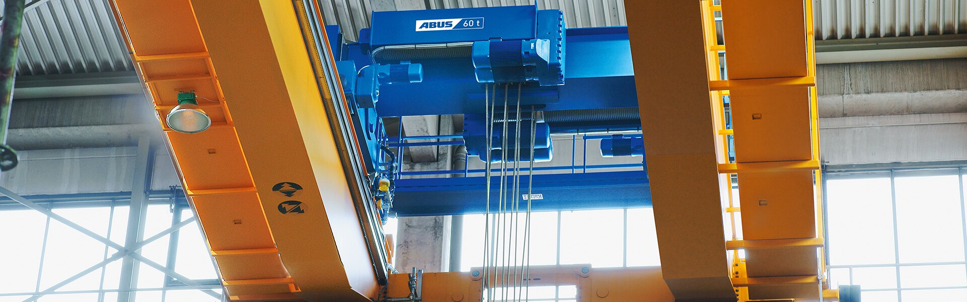 Double rail trolley type Z with twin hoisting gear Double rail trolley type Z with twin hoisting gear